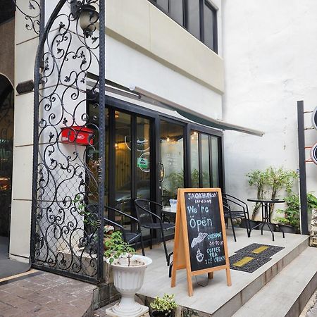 Bnb98 Silom Hotel Бангкок Екстер'єр фото