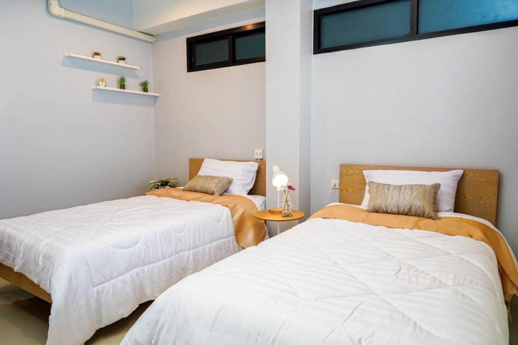 Bnb98 Silom Hotel Бангкок Екстер'єр фото