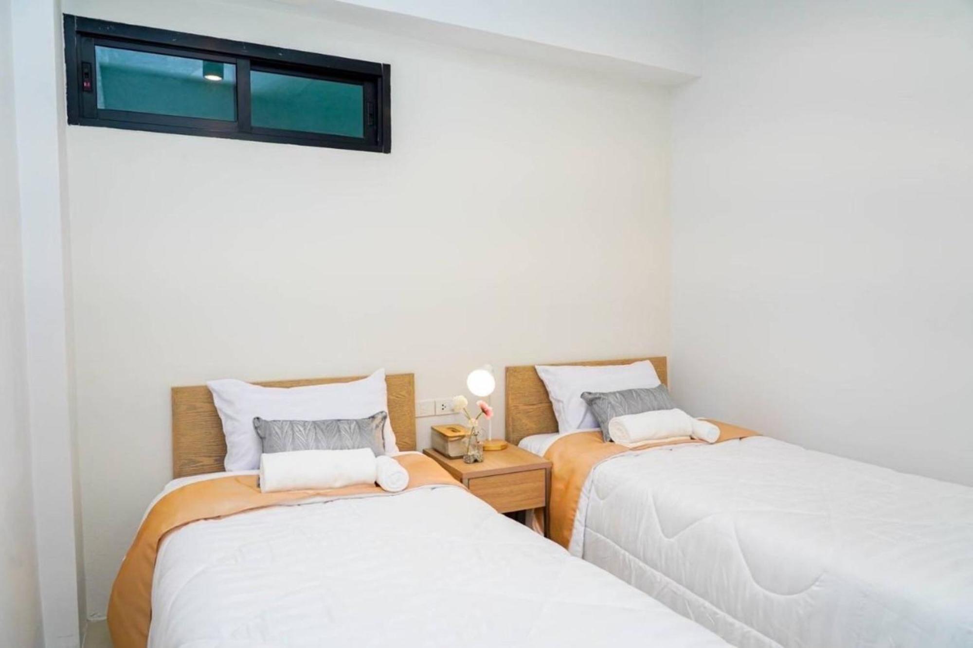 Bnb98 Silom Hotel Бангкок Екстер'єр фото