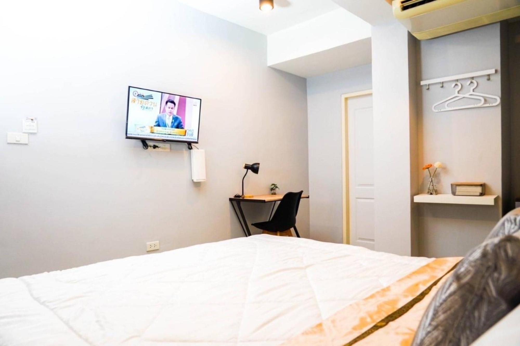 Bnb98 Silom Hotel Бангкок Екстер'єр фото