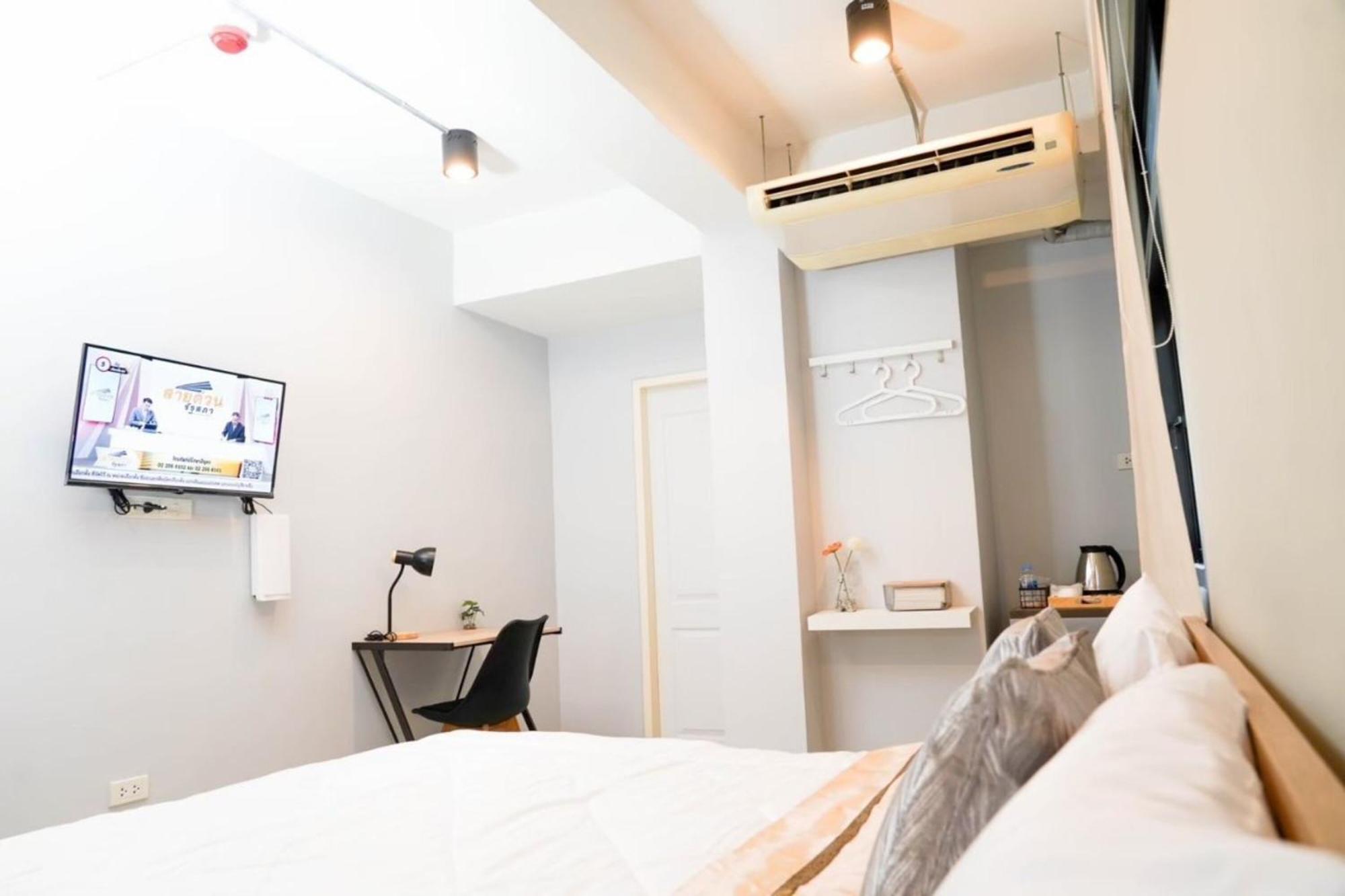 Bnb98 Silom Hotel Бангкок Екстер'єр фото